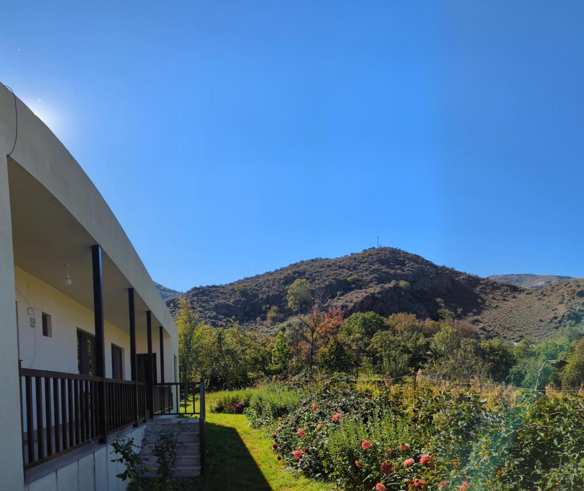 Bee House Hotel Pia Ngoại thất bức ảnh